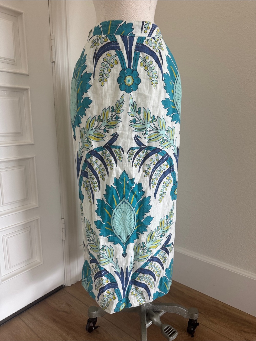 Sundance 100% Linen Pencil Skirt